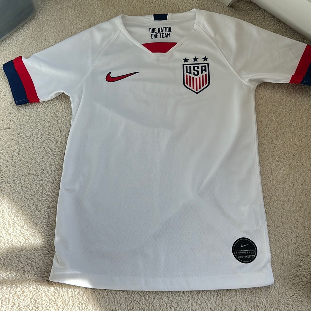 Nike kids USA soccer jersey